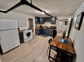 2BR Modern APT Near UChicago & Beach